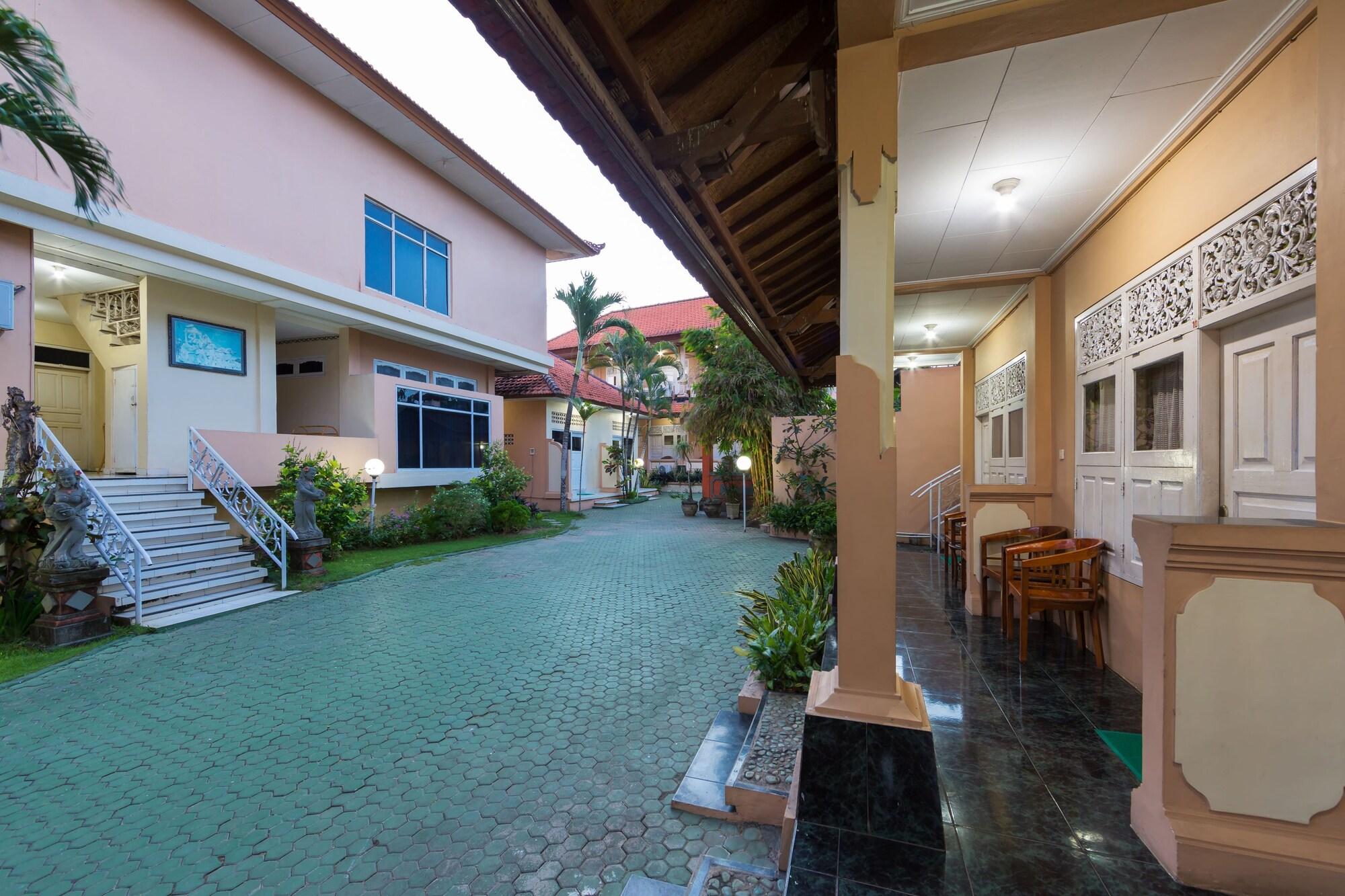 Oyo 3134 Puri Tamu Hotel Jimbaran Екстериор снимка
