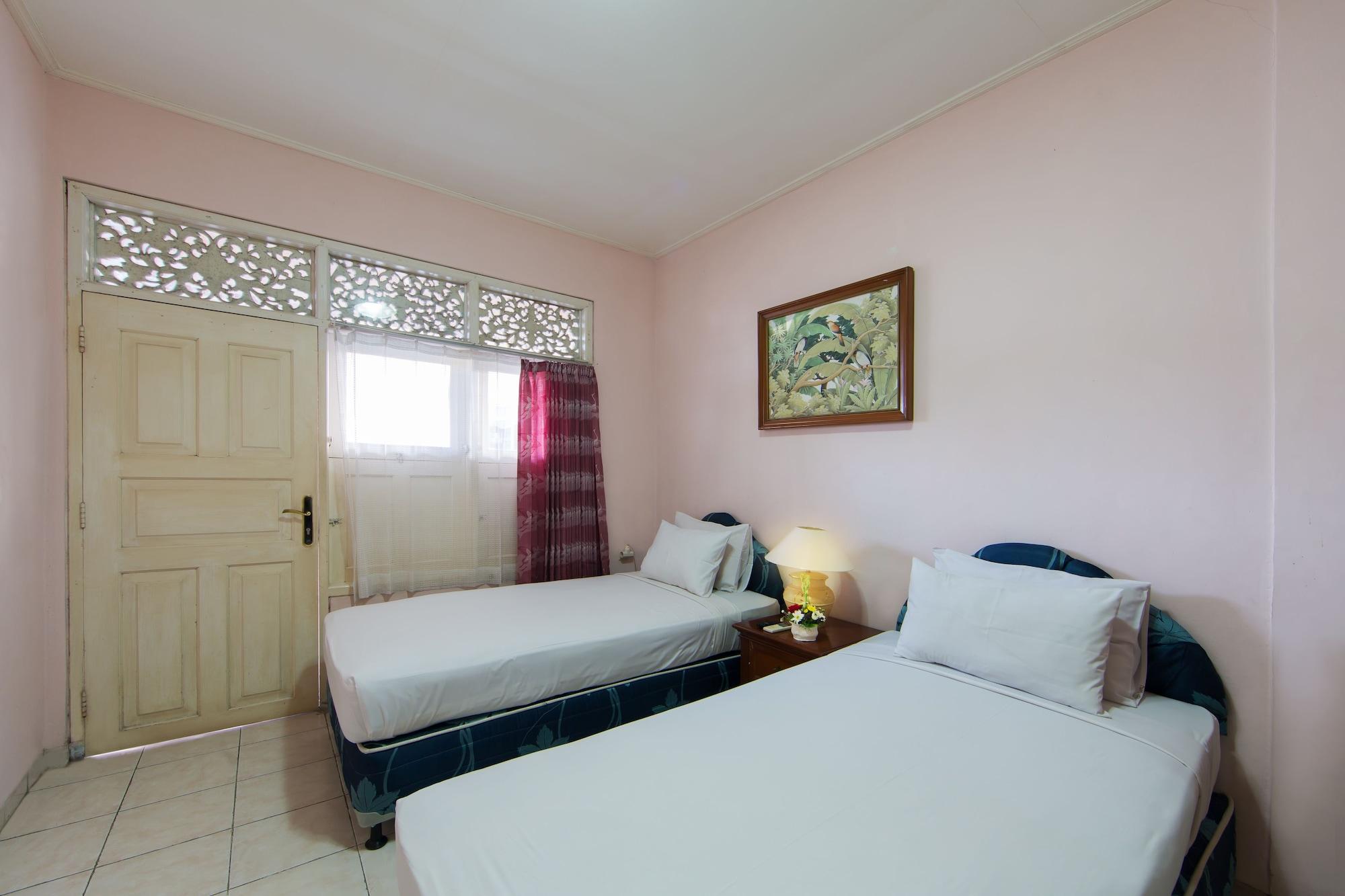 Oyo 3134 Puri Tamu Hotel Jimbaran Екстериор снимка