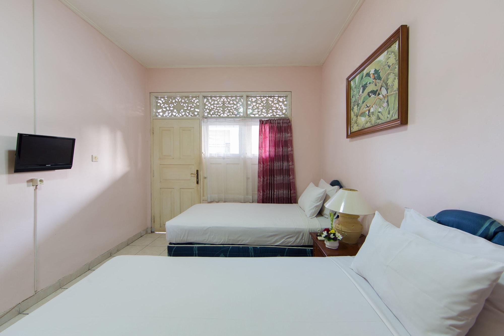 Oyo 3134 Puri Tamu Hotel Jimbaran Екстериор снимка
