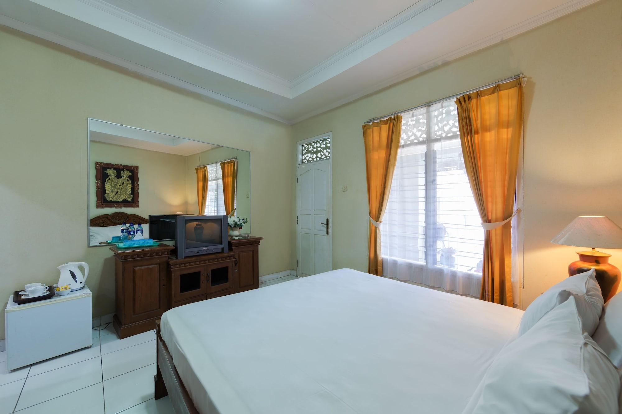 Oyo 3134 Puri Tamu Hotel Jimbaran Екстериор снимка