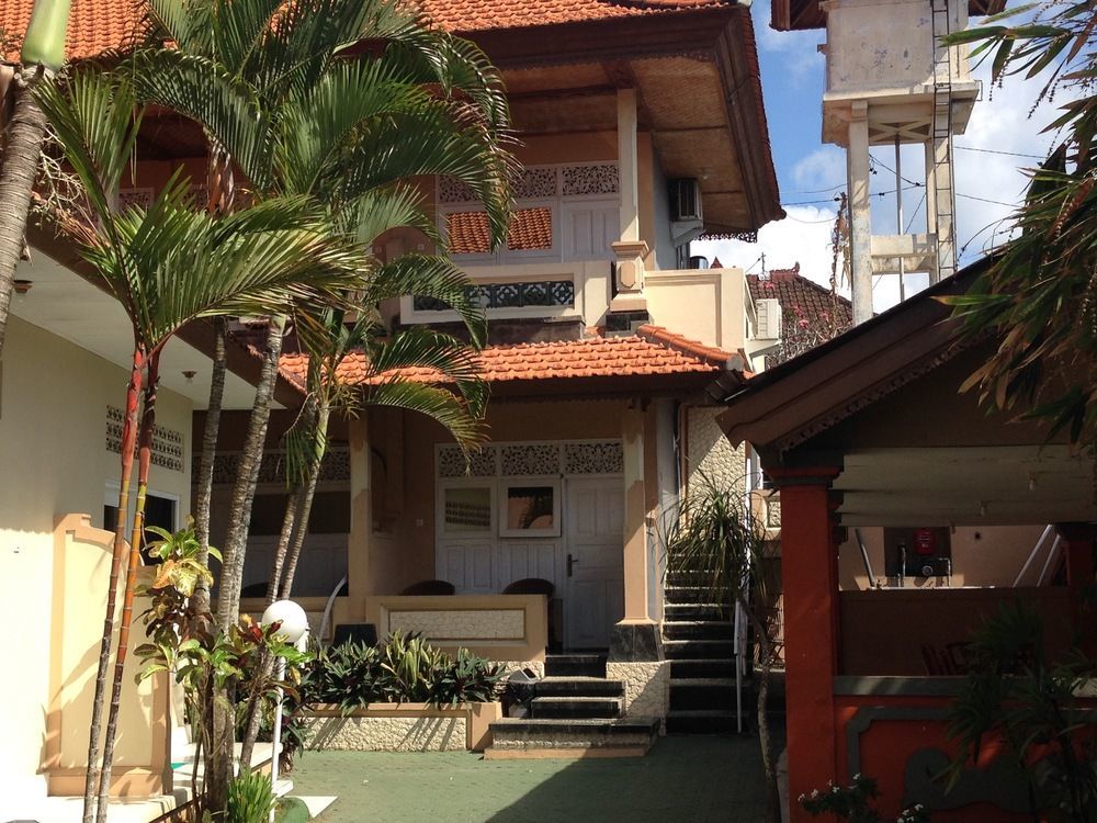 Oyo 3134 Puri Tamu Hotel Jimbaran Екстериор снимка