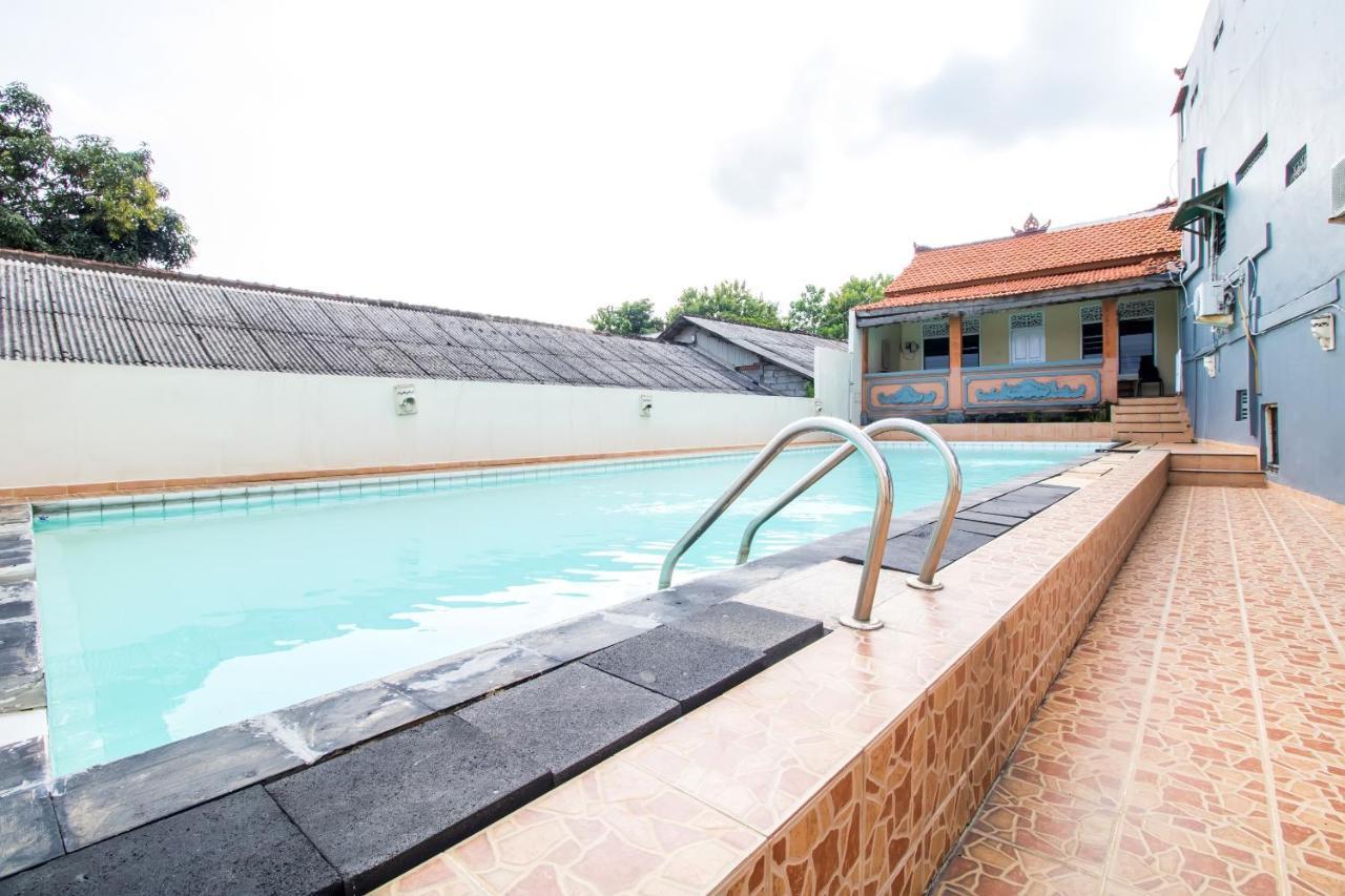 Oyo 3134 Puri Tamu Hotel Jimbaran Екстериор снимка