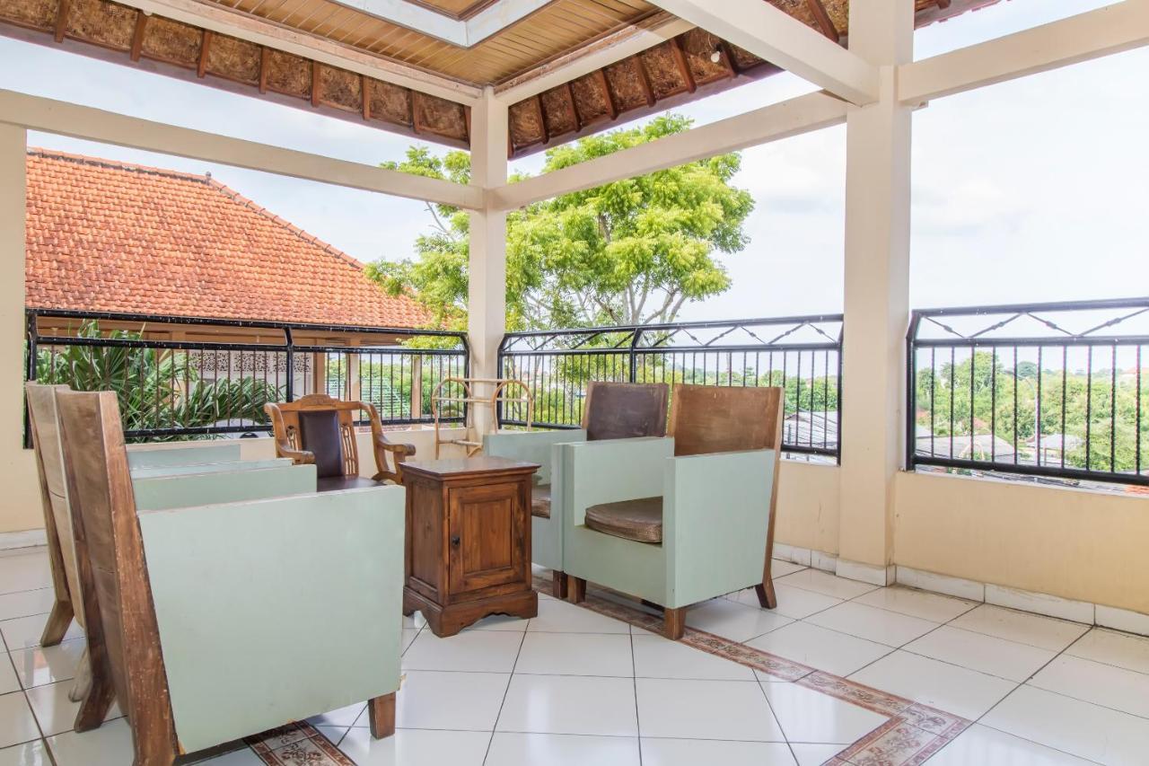 Oyo 3134 Puri Tamu Hotel Jimbaran Екстериор снимка