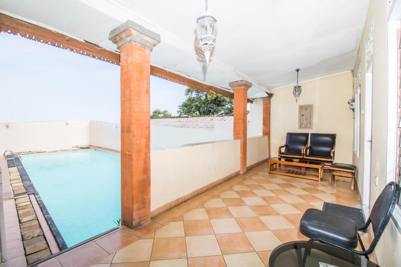 Oyo 3134 Puri Tamu Hotel Jimbaran Екстериор снимка